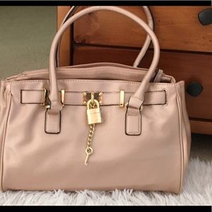 Faux leather pink metallic purse